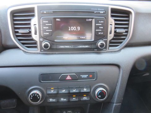 Used 2017 Kia Sportage LX image 17