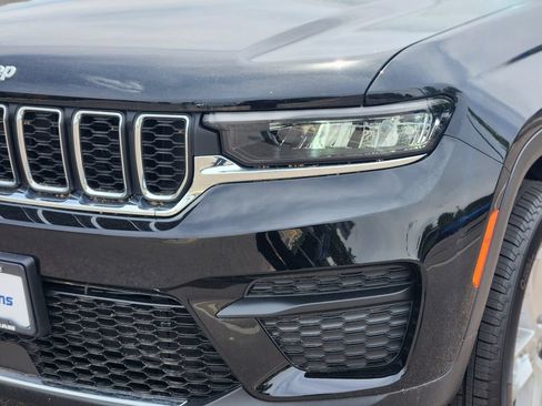 New 2026 Jeep Grand Cherokee Laredo X AWD/4WD image 8