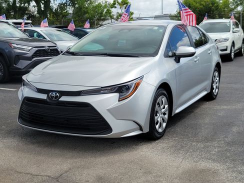 Used 2026 Toyota Corolla LE image 5