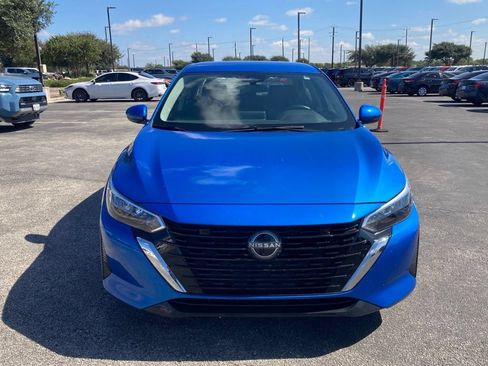 Used 2024 Nissan Sentra SV FWD image 2