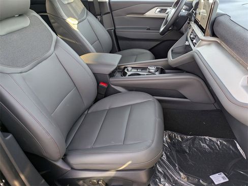 New 2026 Ford Explorer Active w/ Active Comfort Package image 21