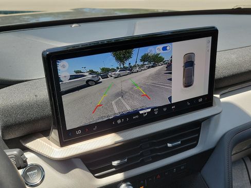 Used 2025 Ford Explorer Active RWD image 24