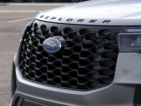 New 2026 Ford Explorer ST-Line w/ ST-Line Street Pack AWD/4WD image 17