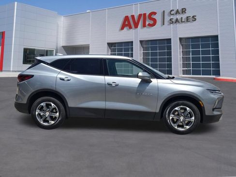Used 2025 Chevrolet Blazer LT FWD image 5
