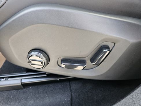 New 2026 Volvo XC90 B6 Plus w/ Protection Package Premier image 9