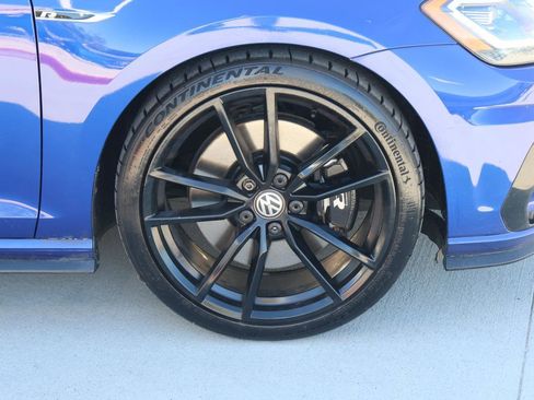 Used 2019 Volkswagen Golf 4-Door image 8