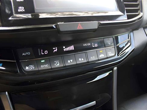 Used 2017 Honda Accord EX-L image 18