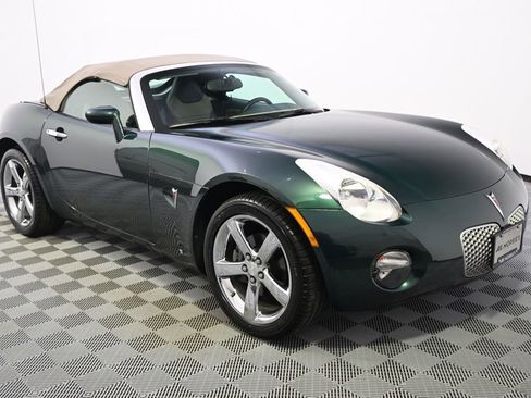 Used 2007 Pontiac Solstice Convertible w/ Premium Package RWD image 8