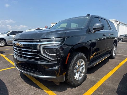 Used 2025 Chevrolet Tahoe LT AWD/4WD image 1