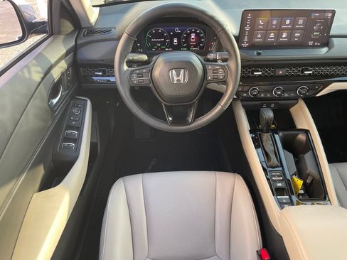 Used 2025 Honda Accord EX-L image 2
