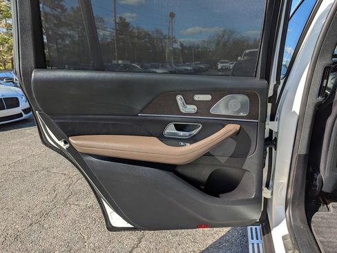 Used 2020 Mercedes-Benz GLS 450 4MATIC image 40