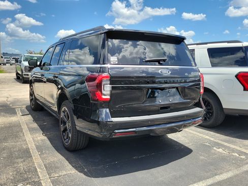 Used 2024 Ford Expedition Max Limited AWD/4WD image 4