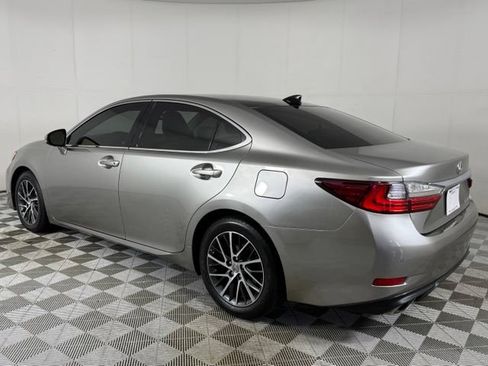 Used 2018 Lexus ES 350 w/ Luxury Package w/Wood Trim FWD image 4