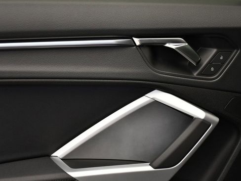 Used 2025 Audi Q3 2.0T Premium Plus w/ Premium Plus Package image 42