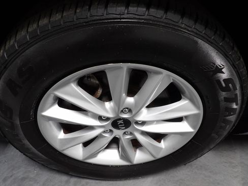 Used 2020 Kia Sorento AWD V6 image 26