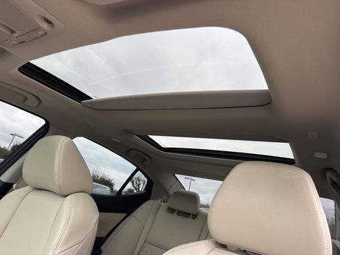 Used 2018 Nissan Maxima Platinum image 17