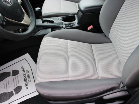 Used 2013 Toyota RAV4 LE FWD image 16
