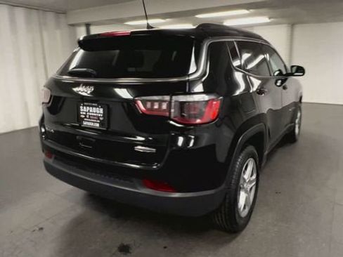 Used 2024 Jeep Compass Latitude AWD/4WD image 8