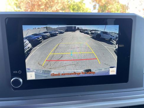 Used 2025 Toyota Tacoma TRD Off-Road image 38