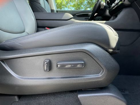 Certified 2025 Honda Pilot EX-L image 30