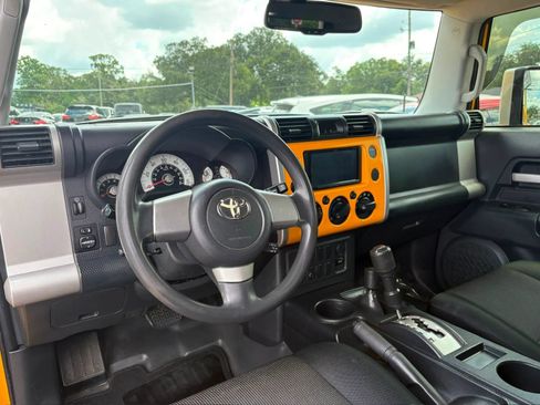 Used 2010 Toyota FJ Cruiser 4WD image 10