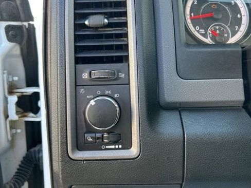 Used 2016 RAM 1500 Tradesman w/ Chrome Appearance Group image 15