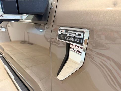 Used 2023 Ford F150 Lariat w/ Max Trailer Tow Package image 10