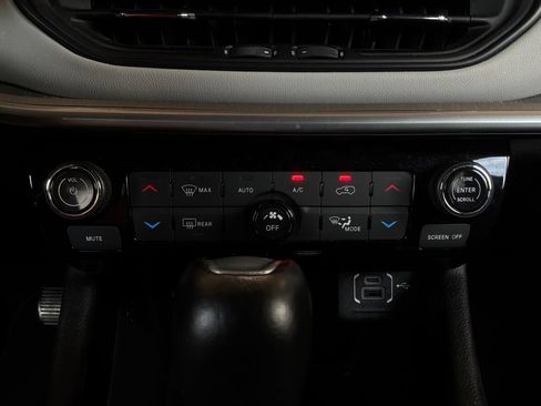 Used 2025 Jeep Compass Limited AWD/4WD image 27
