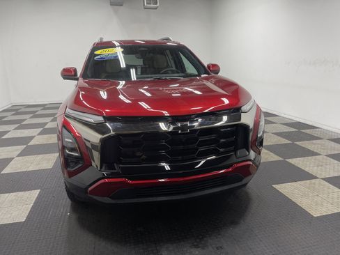 Used 2025 Chevrolet Equinox ACTIV w/ Safety and Technology Package image 7