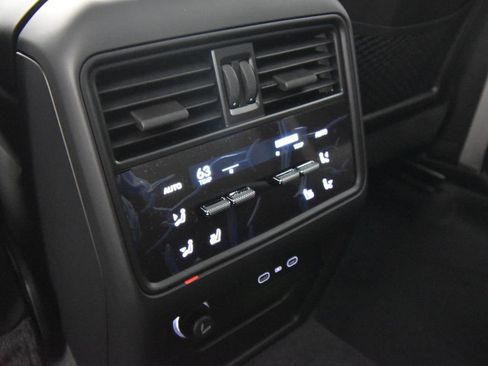 New 2026 Porsche Cayenne image 36