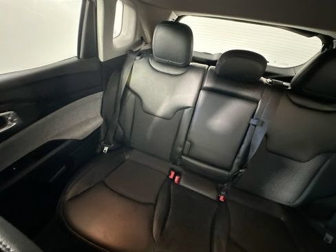 Used 2022 Jeep Compass Latitude w/ Convenience Group FWD image 12
