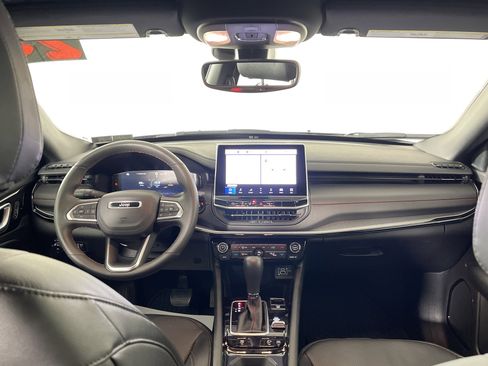 Used 2024 Jeep Compass Trailhawk w/ Trailhawk Elite Group image 14