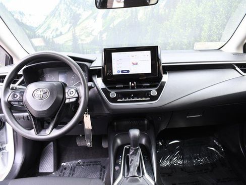 Used 2024 Toyota Corolla LE image 18