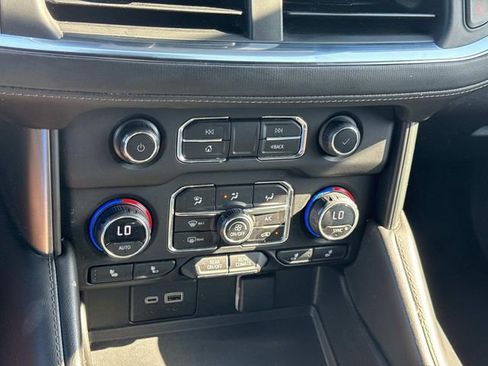Used 2023 Chevrolet Suburban LT image 37