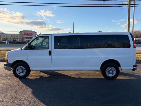 Used 2015 Chevrolet Express 3500 LT w/ LT Preferred Equipment Group image 11