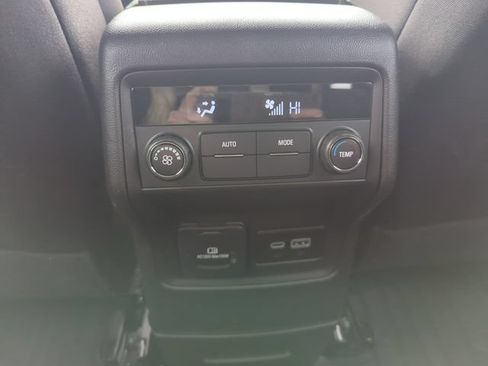 Used 2023 GMC Acadia SLE w/ Driver Convenience Package AWD/4WD image 39