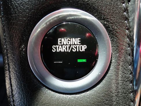 Used 2015 Cadillac Escalade Premium RWD image 38