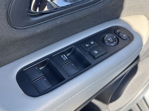 Used 2019 Honda HR-V LX image 24