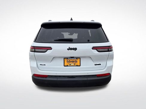 Used 2024 Jeep Grand Cherokee L Altitude image 4