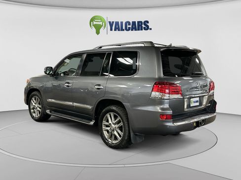 Used 2013 Lexus LX 570 4WD w/ Luxury Pkg image 3