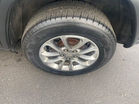 Used 2015 Jeep Grand Cherokee Limited image 29