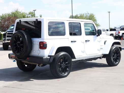 Used 2024 Jeep Wrangler Unlimited Sahara AWD/4WD image 6