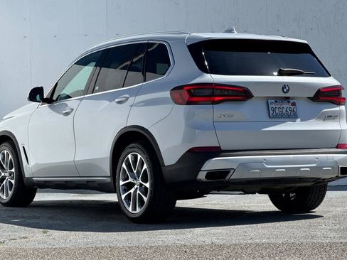 Used 2022 BMW X5 xDrive40i w/ Premium Package AWD/4WD image 5
