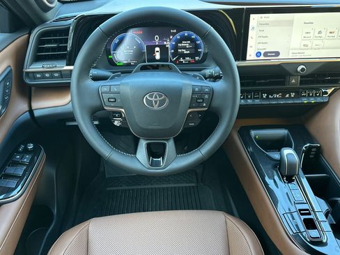 New 2025 Toyota Crown Signia image 16