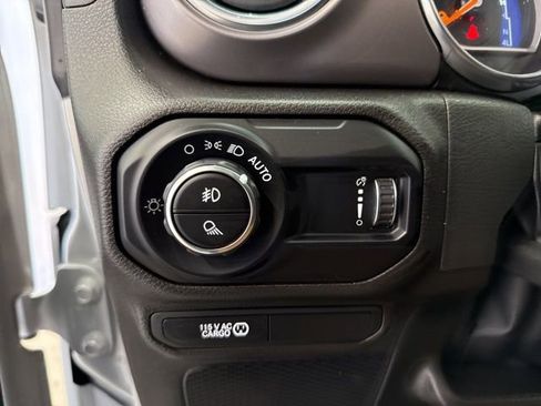 Used 2023 Jeep Gladiator Rubicon image 14