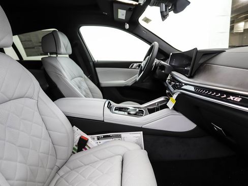 Used 2026 BMW X6 xDrive40i w/ Climate Comfort Package image 31