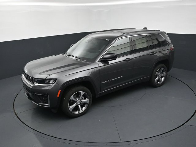 New 2026 Jeep Grand Cherokee Limited w/ Trailer Tow Package AWD/4WD image 14