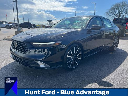 Used 2024 Honda Accord Touring image 1