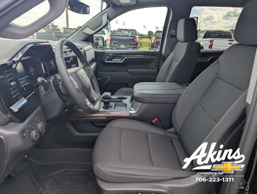New 2026 Chevrolet Silverado 1500 RST w/ Dark Appearance Package AWD/4WD image 18