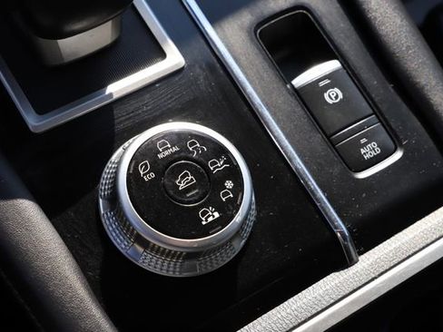 Used 2022 Mitsubishi Outlander SE image 28